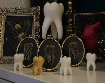 血を流すゴールドスカルキャンドル：ゴシックホームデコレーション