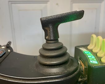3D-utskrivet joystickhandtag för rullstol - fingerstyrning, anpassat grepp