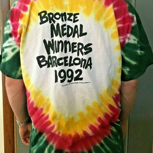 Lithuania Olympic Basketball T-Shirt 1992 Re-issue Official M L XL 2X Grateful Dead Tie Dye Hippie Concert Deadhead Tee Top Gift Barcelona imagem 2