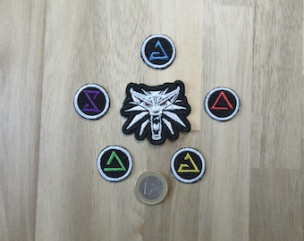Conjunto de Patches Little Witcher (Pingente Geralt e Placas de Alquimia): Aplique Bordado para Passar a Ferro