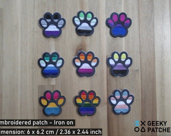 Toppa Paw Pride: applicazione termoadesiva ricamata