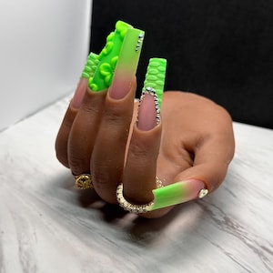 Spring Green Press On Nails: XL Tapered Square