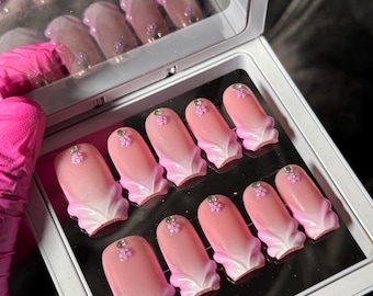 Lavender Press-On Nails: Medium Square, Reusable False Nails