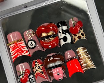 MOUTHY press-on nail set
