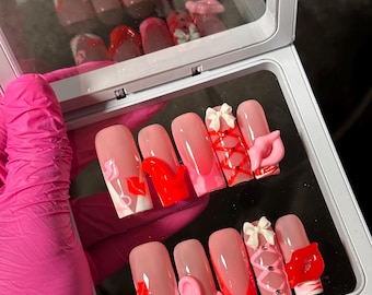 Smitten press-on nail set