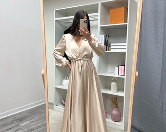 Robe de soirée portefeuille longue en satin