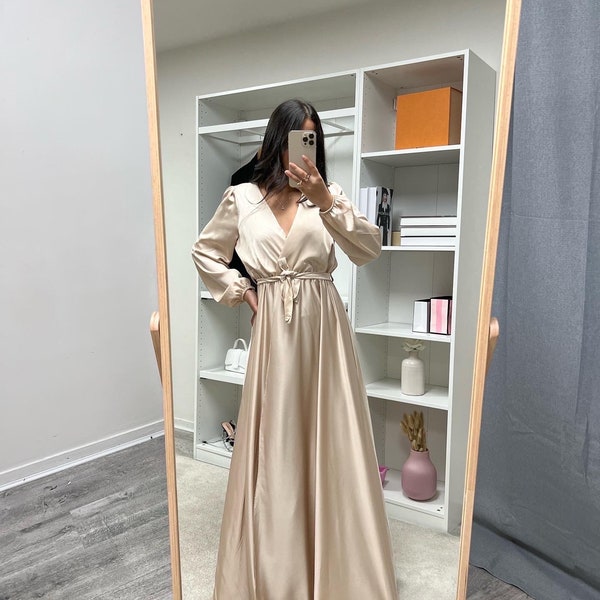 Robe de soirée portefeuille longue en satin