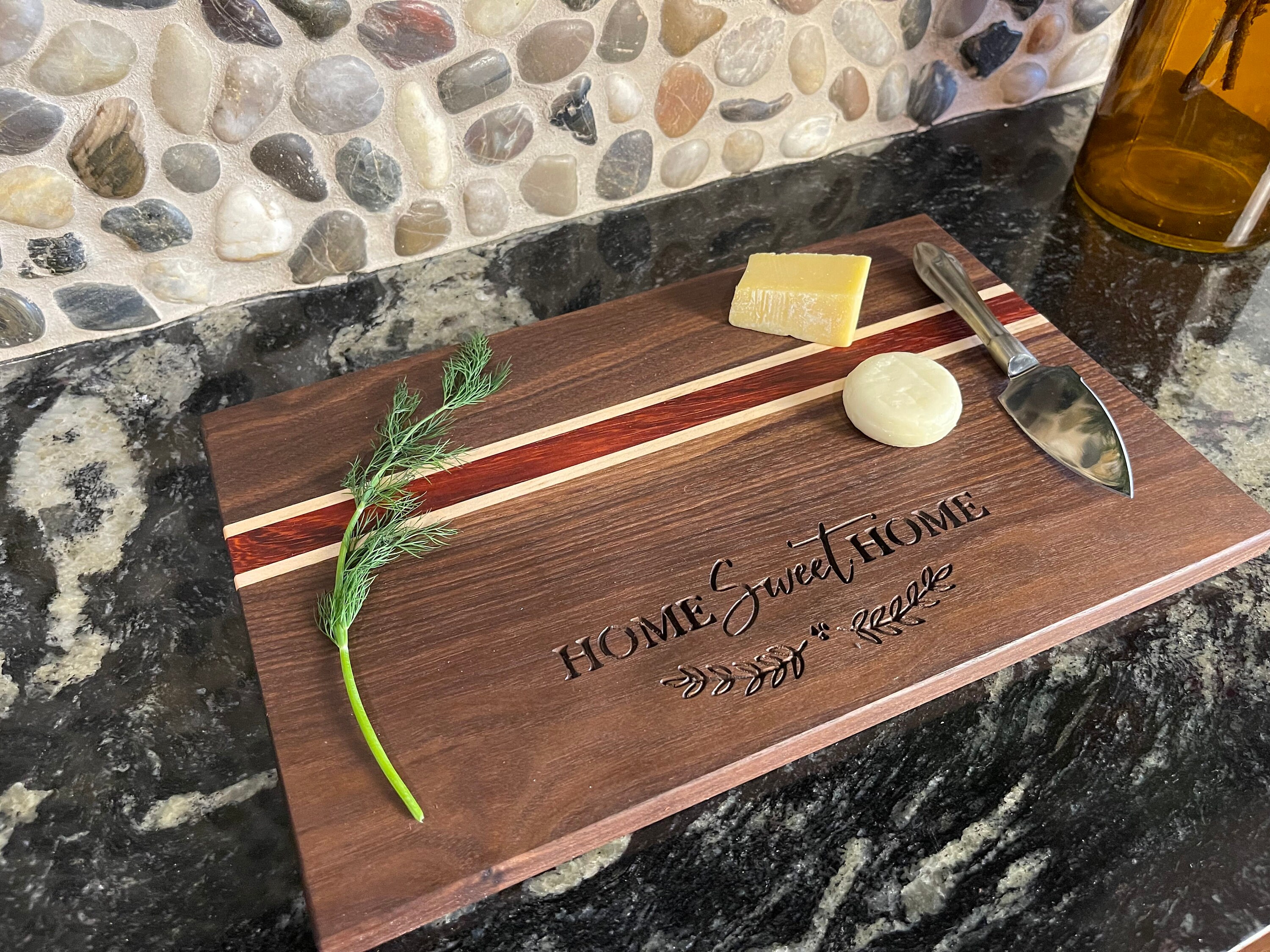 Small Cutting Board With “Home Sweet Home” Engraving