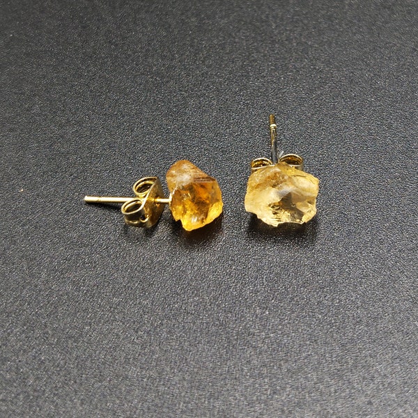 November Birthstone Raw Stud Earrings, Citrine Raw Earrings, Gemstone Stud Earrings, Healing Crystal Earrings, Crystal Chip Earrings 4-6mm