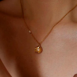 Vintage Shell Freshwater Pearl Necklace Gold Plated with 14K Gold Plated Gift for Her Pearl Jewelry Gift For Mom Pearl Gifts for Wedding