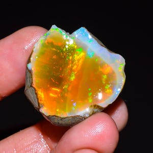 Maravilloso aceite de ópalo etíope de fuego Welo 100 % natural de calidad Boulder, aceite de ópalo áspero suelto, ópalo áspero para hacer joyas.