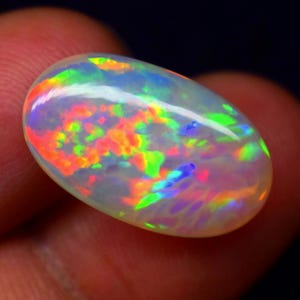 7.7Ct Regenbogen Opal Cabochon, Waben Multi Feuer Oval Edelstein (20.5x12x5.5 mm)