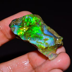 Ausgezeichnete Bestnote Qualität 100% natürliches Welo Feuer äthiopisches Opalöl, rauer loser Edelstein für die Herstellung von Schmuck 40 Ct. 35X19X12 Millimeter