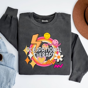 Ergotherapie Sweatshirt | Ergotherapie Crewneck | Comfort Farben | y2k Sweatshirt | OT Geschenke | Retro Ergotherapie