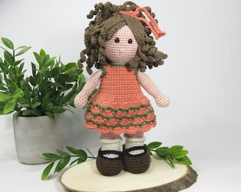 Häkelpuppenmuster, Französisch/Englisches Muster, Amigurumi Häkelmuster PDF, Kinderspielzeug, hübsche gehäkelte Amigurumi-Puppe
