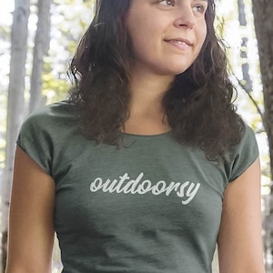 Unisex Tee Camping Gift for Outdoor Hiking Fan I Have A Therapist Her Name Is Nature T-Shirt Hoodie Tank Top Mug