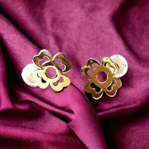18k Gold, Flower Design Stud Earrings
