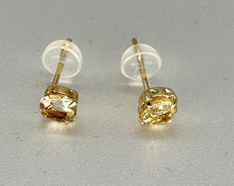 Chic 18K Gold Golden Glow Natural Marialite Stud Earrings