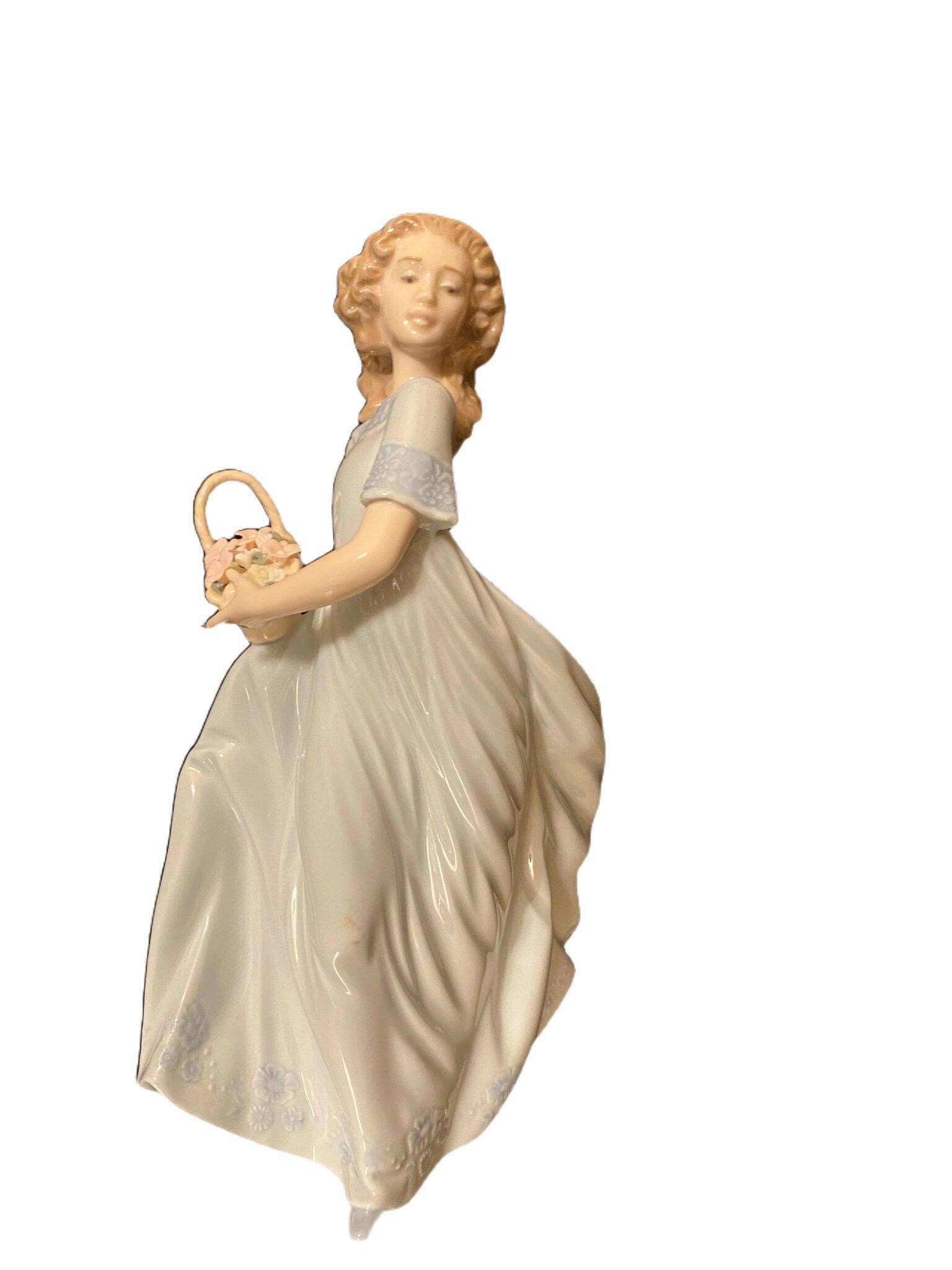 リヤドロ【LLADRO】「SPRING ENCHANTMENT」6130 箱有 美品 置物
