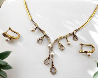 18k Necklace and Earrings Set, Drops motives  Design. 16.5in 26 grams