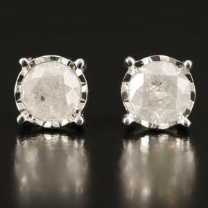 Stunning 10K Gold 0.83 CTW .Diamond Solitaire Earrings