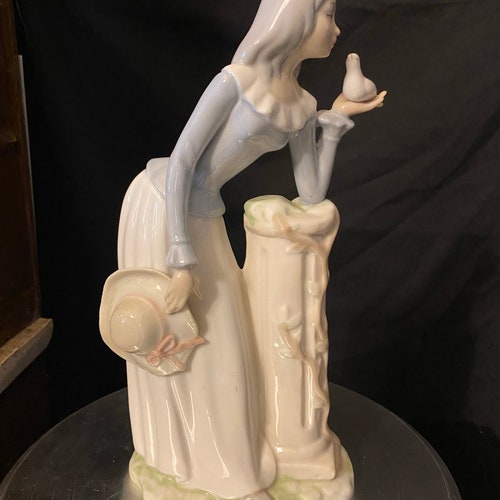Lady & Bird Vintage Tengra Porcelain Figurine 12