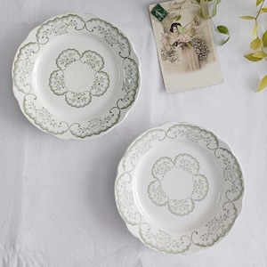 Set of 2 iron earth dessert plates, floral decoration, vintage