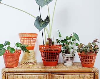 Pola and Syla plastic planters, retro, vintage