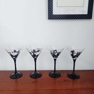Set of 4 Luminarc Anaïs martini or cocktail glasses