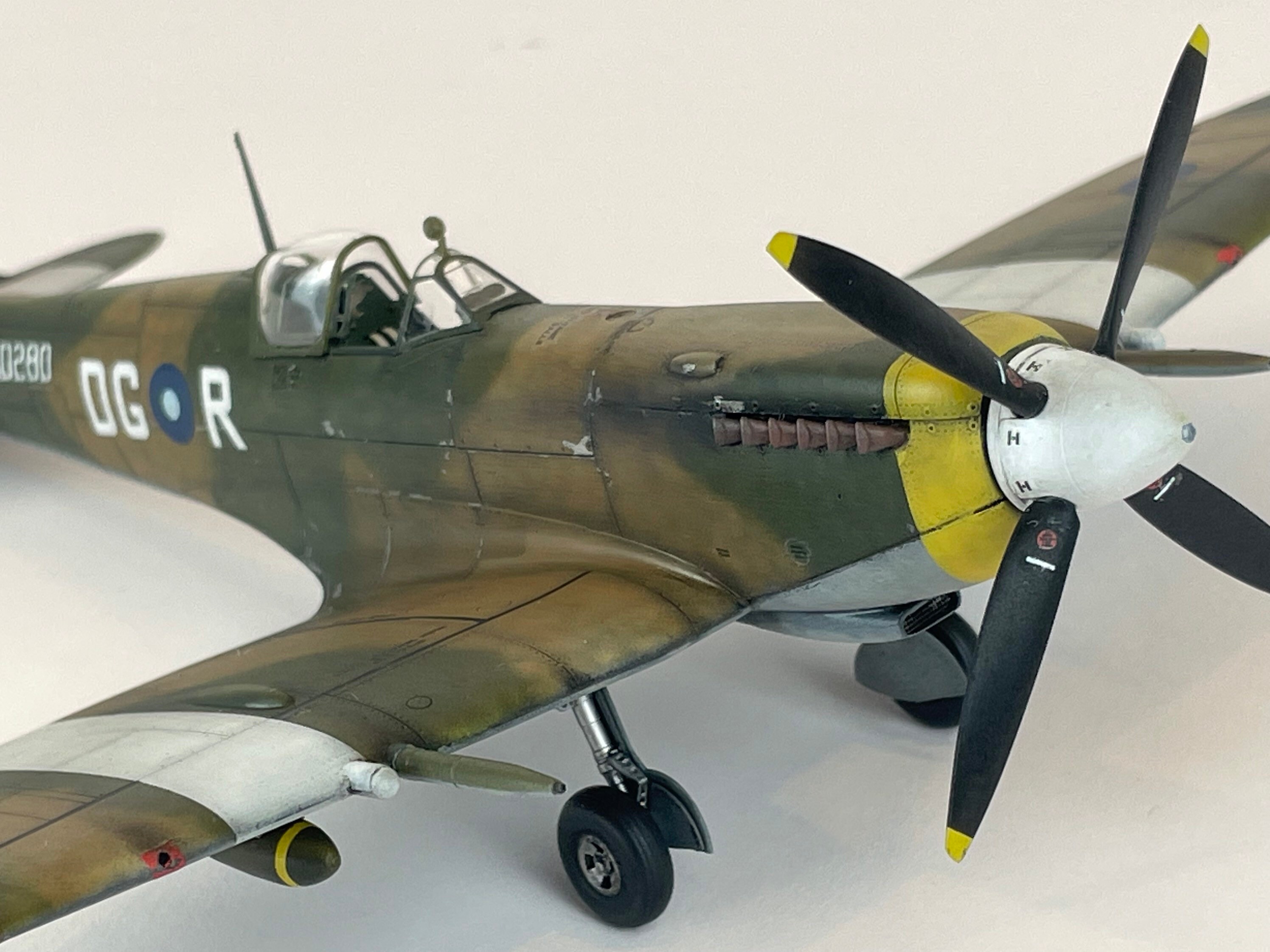 1/48 Scale Supermarine Spitfire Mk.viii S.E.A.C Scale Model ...