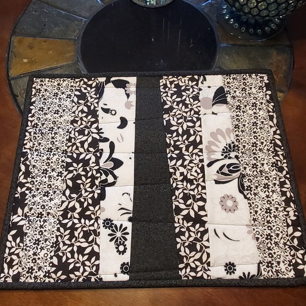 Black & White Placemat Set of 6