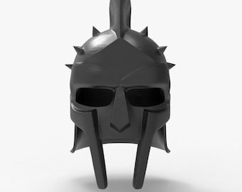 Könnte beinhalten: Mattschwarzer Gladiatorenhelm mit zentralem Kamm und spitzen Akzenten. Der Helm hat Augen- und Mundöffnungen sowie Wangenschutz. Diese historische Replik ist für Kostüm oder Ausstellung geeignet.