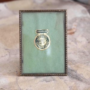 Bilderrahmen schlicht - schlichter schlichter goldfarbener Bilderrahmen schlicht - schlichter rechteckiger Bilderrahmen aus Gold für die Wand oder zum Aufhängen