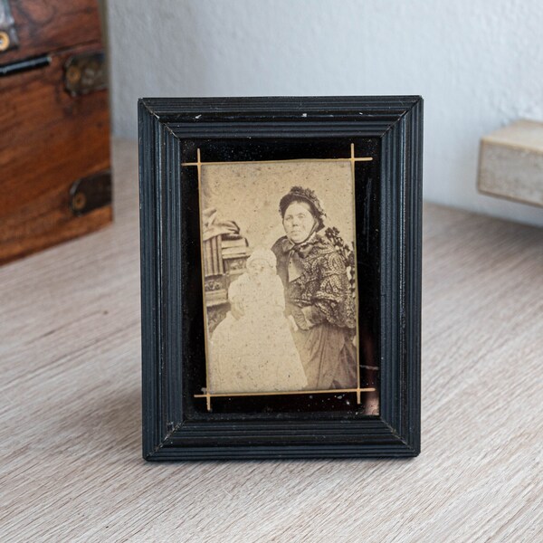 Victorian black picture frame Antique photo portraits framed