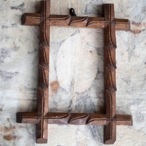 Cadre Adirondack Art de clochard Cadre Forêt-Noire à accrocher au mur Art populaire antique Cadre en bois sculpté à la main