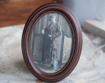 Oval wall frame - Small wood picture frame for hanging - Brown wooden photo frame - Scandinavian victorian decor