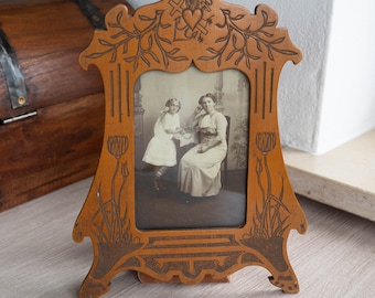 Vintage Carved Wood Picture Frame – Folk Art Heart Floral Motif, Antique Rustic Decor