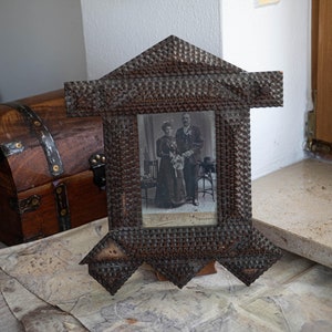 Cadre d'art clochard Cadre photo antique en bois sculpté Cadre en bois stratifié Décoration murale en bois rustique art folklorique allemand