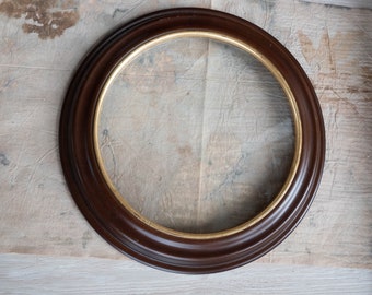 Charming vintage round photo frame for Victorian or Boho room decor Wooden picture frame for wall