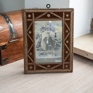 Tramp art frame - Carved wood picture frame with velvet inserts - Rustic wall photo frame - Antique folk art