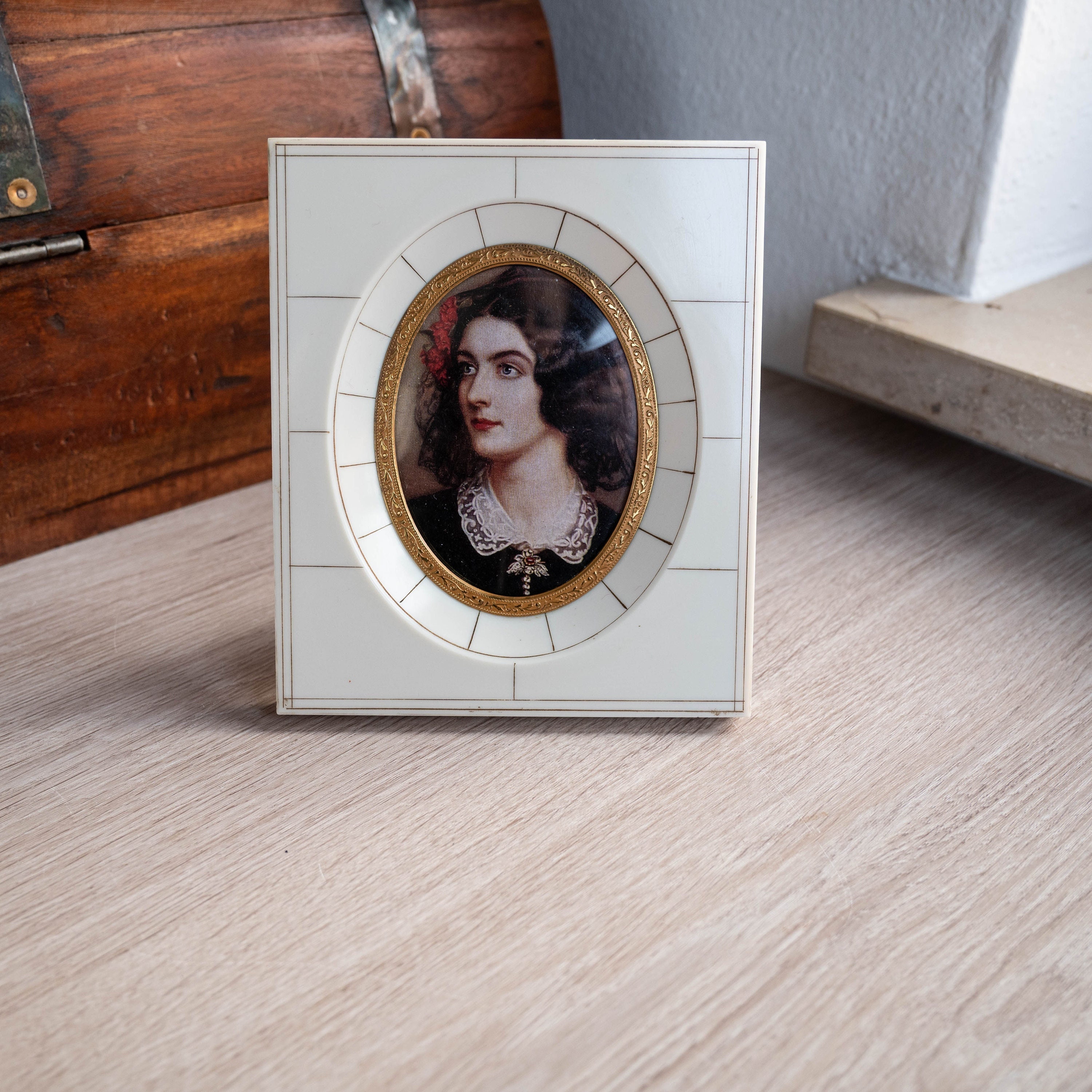 Antique Picture Frame Ornate Gesso Wood Plaster Frame Glass 