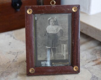 Art deco picture frame Antique wood and brass photo frame in Art nouveau style tabletop or for wall hanging - Retro cabinet card photograph