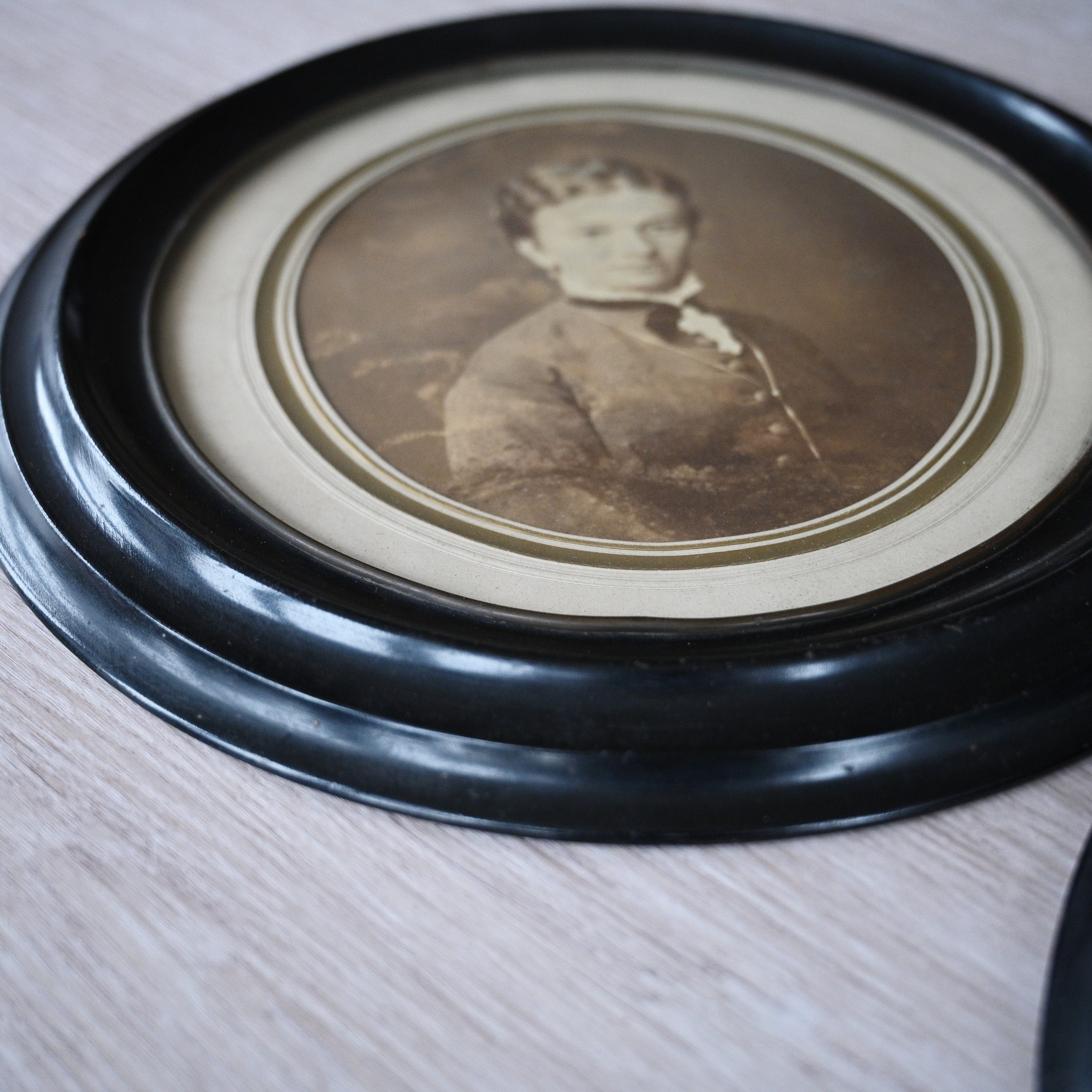 Antique Oval Portrait Frame Victorian Portrait in Black Wood Frame - Etsy