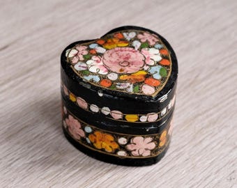 Heart Shaped Hand Painted Wooden Lacquer Box, Vintage Bavarian Folk Art Ring Holder, Floral Trinket Keepsake Case, Romantic Jewelry Gift