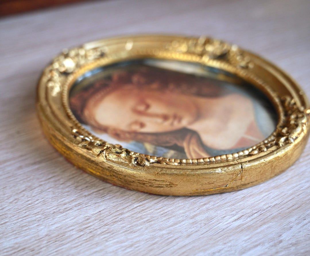 Vintage Gold Oval Photo Frame – Ornate Wall Decor, Retro Wood Picture ...