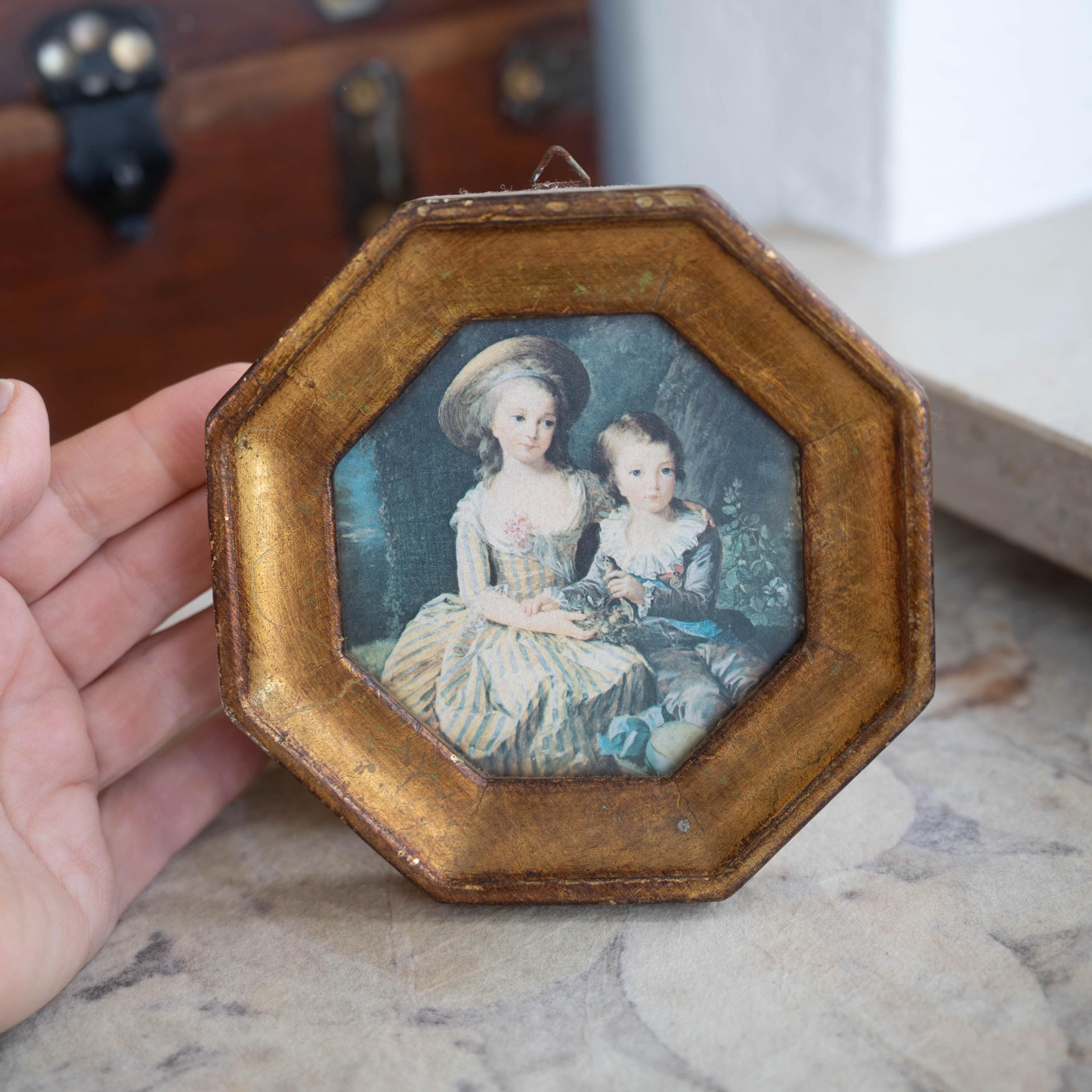 Grand Cadre Photo Octogonal Bois Doré – Format Moyen – Vintage Et élégant