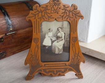 アンティーク手彫りの無垢材の絵画フレーム3個。