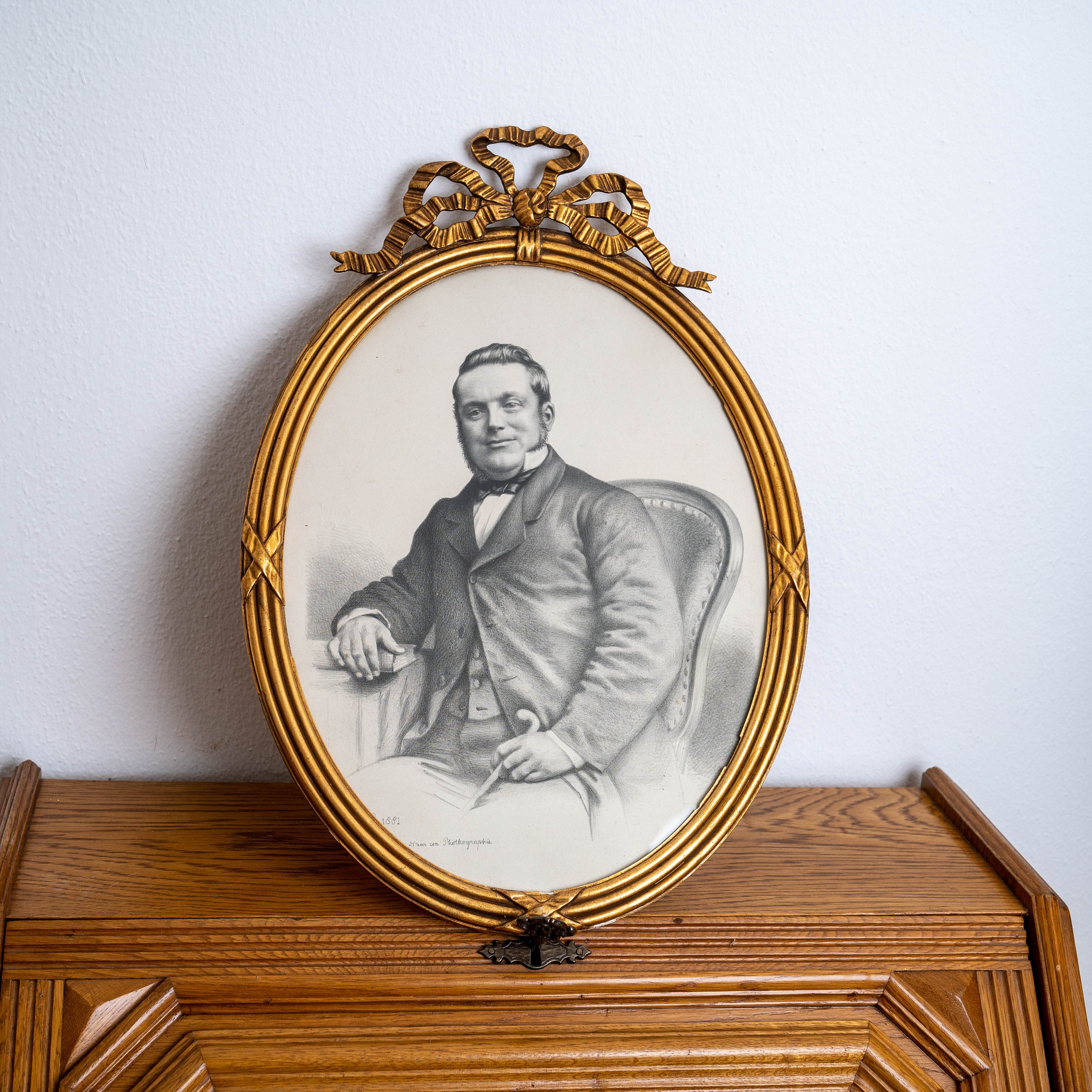 Antique Top Bow Gold Photo Frame With Victorian Portrait
