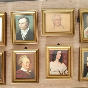 Conjunto de 8 retratos vintage enmarcados – Arte mural en oro antiguo – Decoración clásica para pequeñas galerías