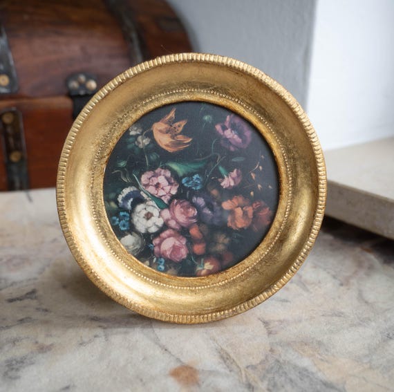 Round gold frame Vintage wood wall picture frame Gilded wooden photo frame